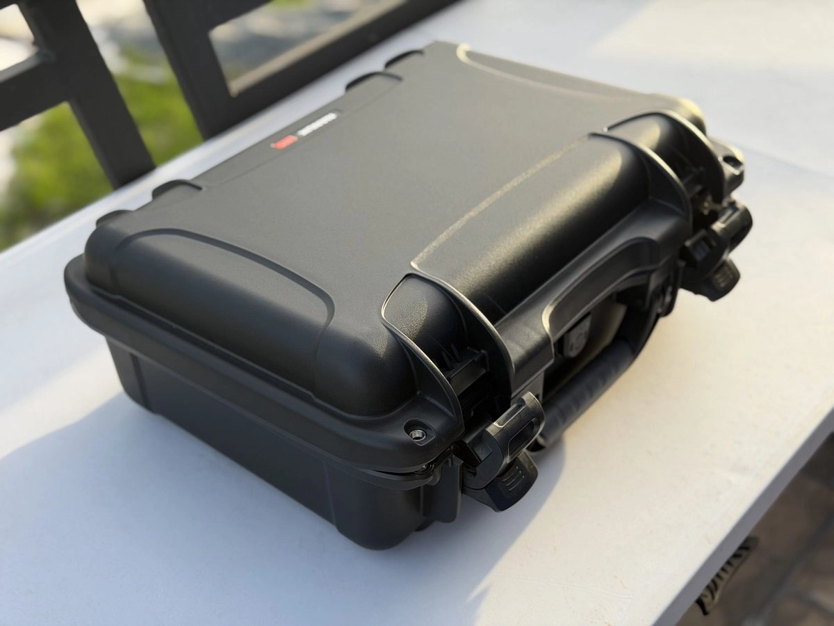Nanuk 925 closed at three-quarter angle showing latch detail, hinge side, and lid curvature